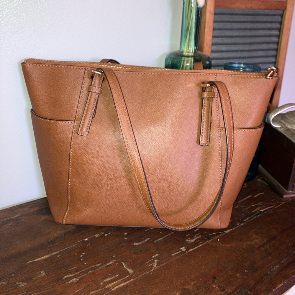 Michael Kors Tan Saffiano Leather Tote with Gold Logo Charm - Picture 3 of 9